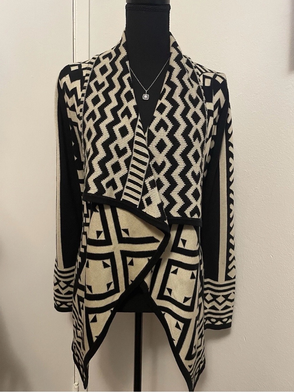 Bar III Black & Cream Geometric Open-Front Cardigan